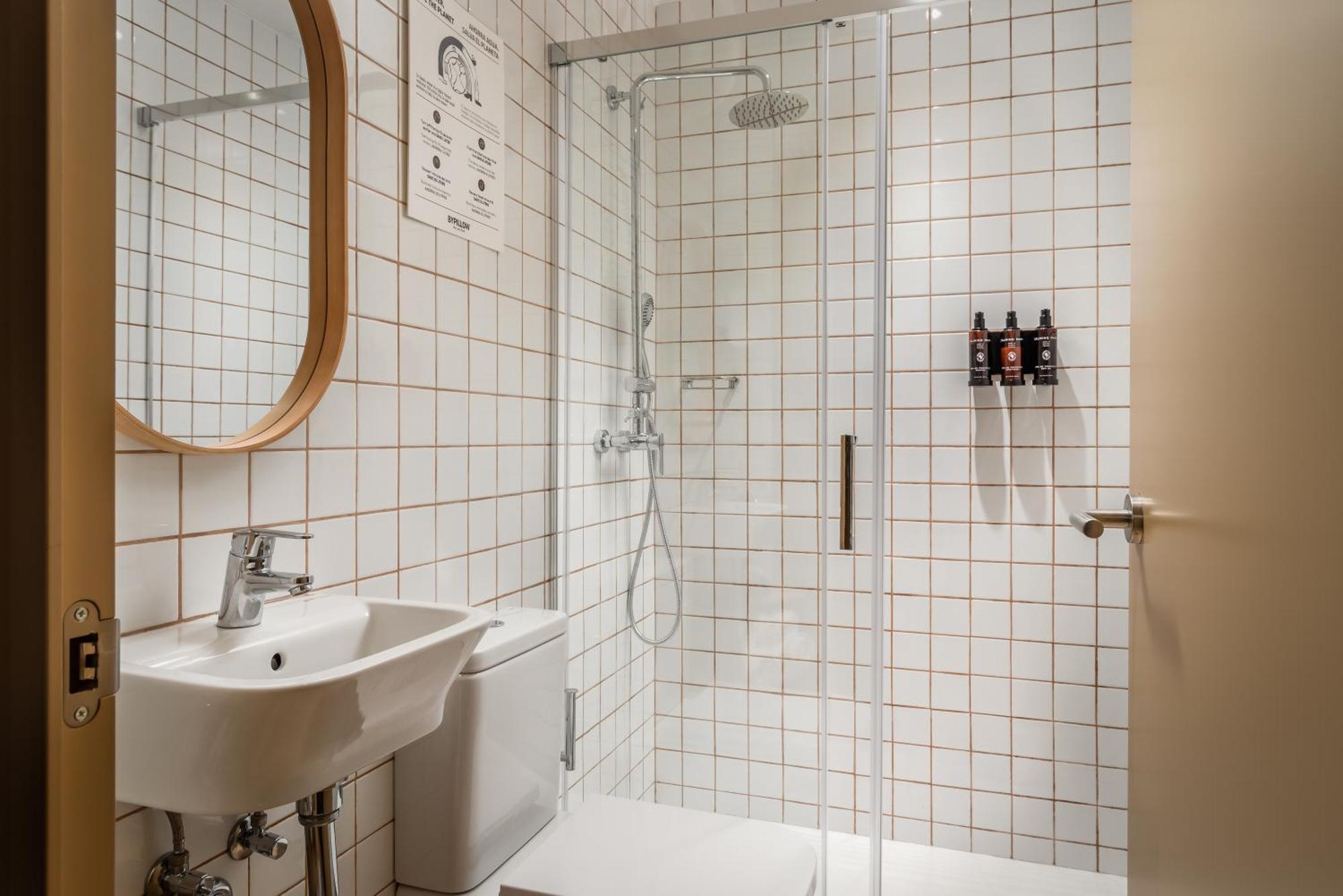 Gasthuis Bypillow Ramblas (adults Only) 2*